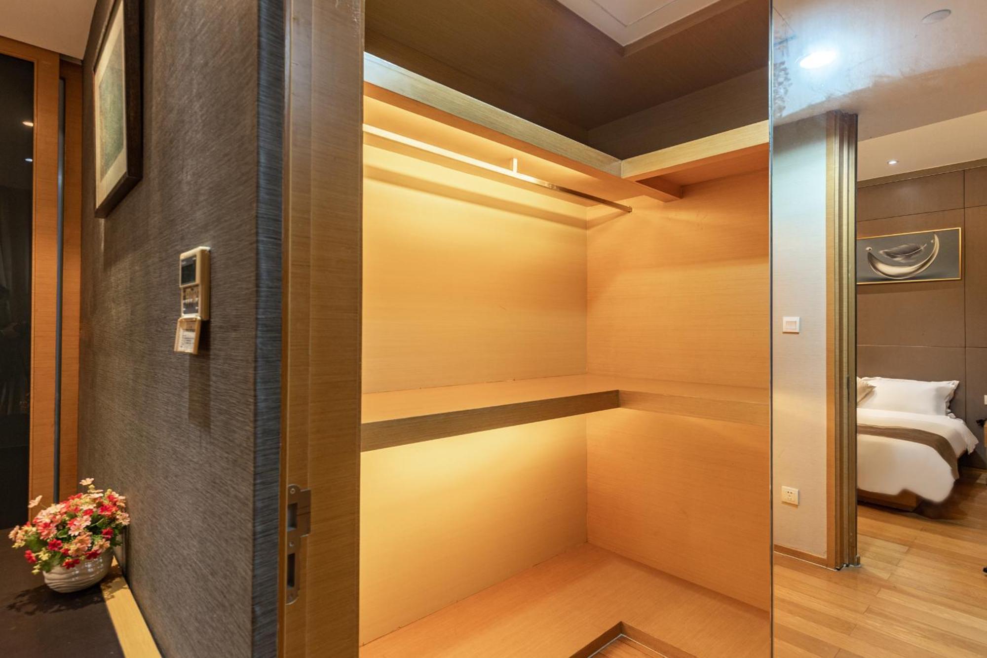 Guangzhou Xing Yi International Apartment - Poly World Branch Экстерьер фото
